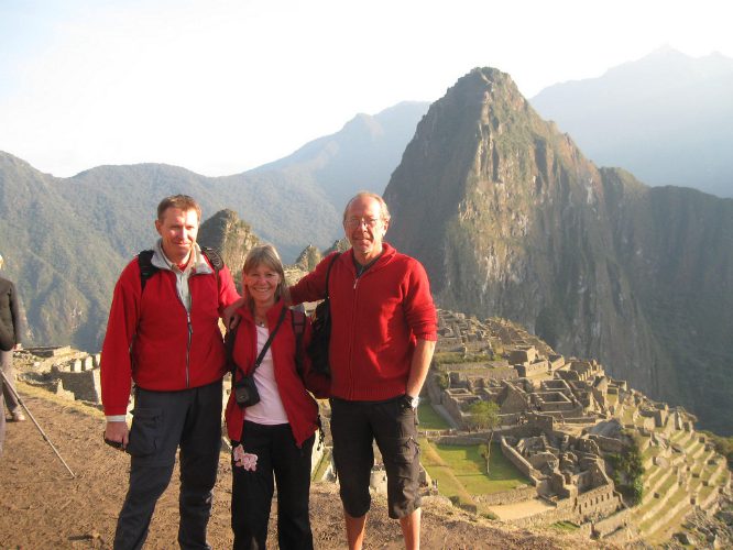 Airport Pick Up and Transfer Services for Solos and Groups