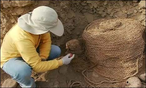 amaizing-peru-mummies_10-27-2013_124050_l