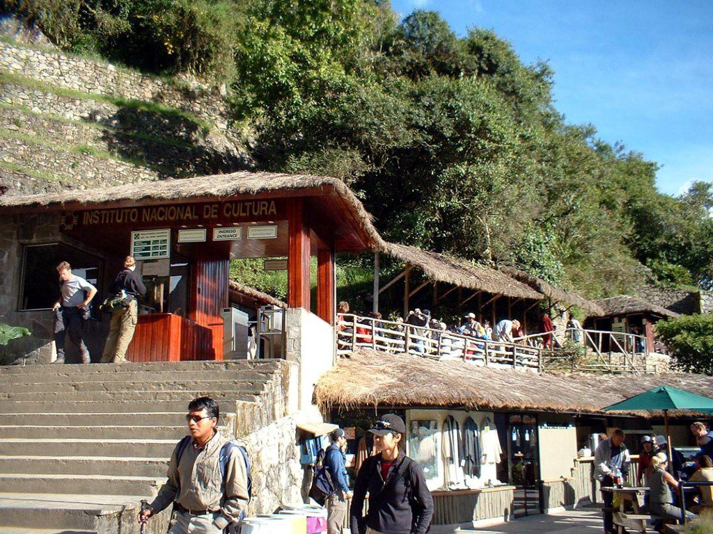 Offer on Hiram Bingham and Vistadome Train Services from Peru Rail