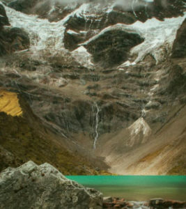 One day tour in Humantay Lagoon will take you to the turquoise lake