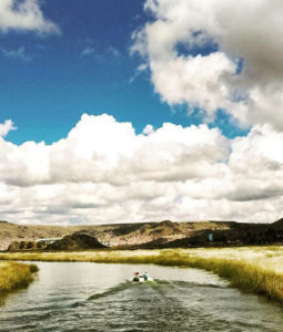 Titicaca Lake offers incredible landscapes of nature in a 1-day tour with TOUR IN PERU